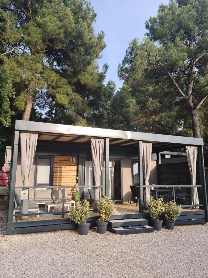 Hemy Casa - Lux Mobile Homes โรวีน ภายนอก รูปภาพ